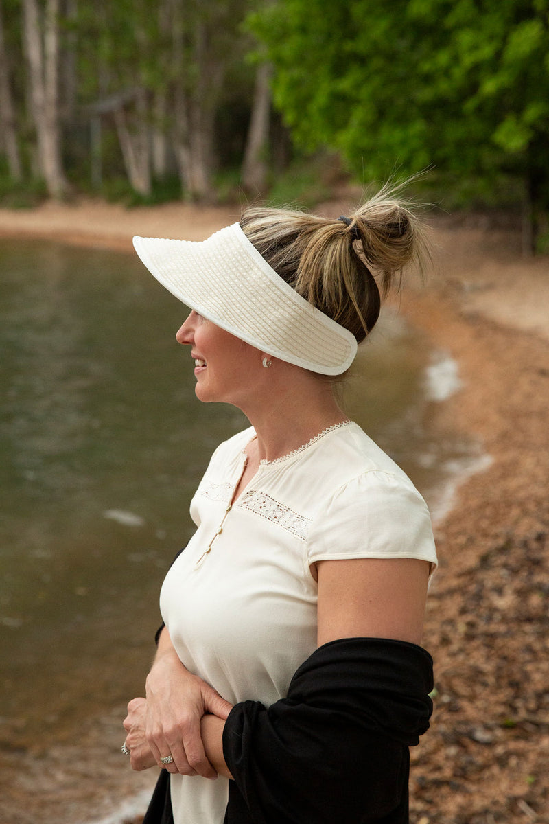 wide brimmed sun visor