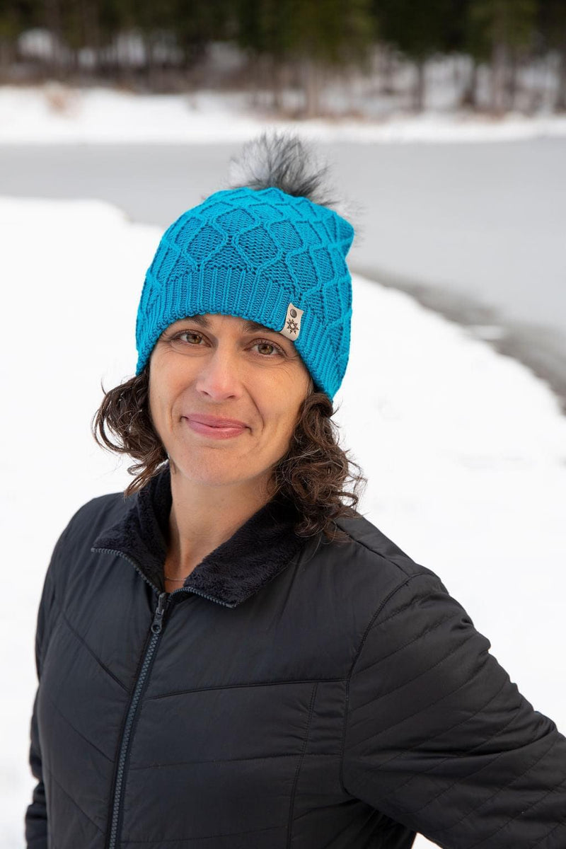  Pom pom hat women's